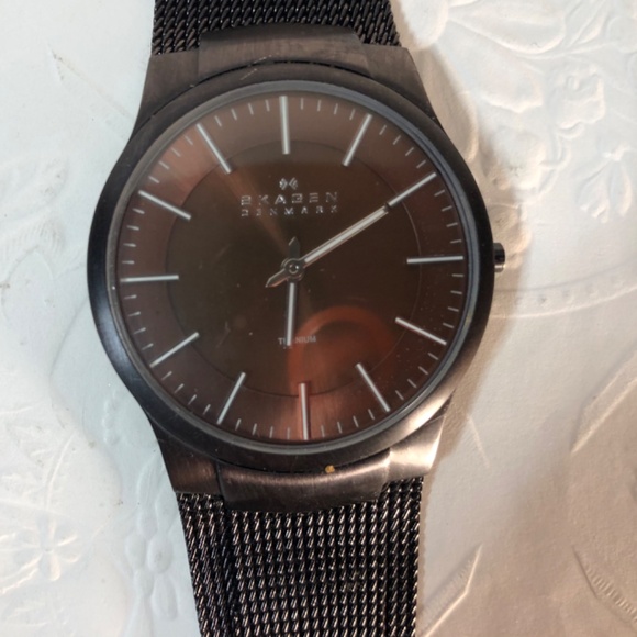 Men’s Brown Skagen 694xltmd titanium mesh  watch needs battery and band - Picture 4 of 16